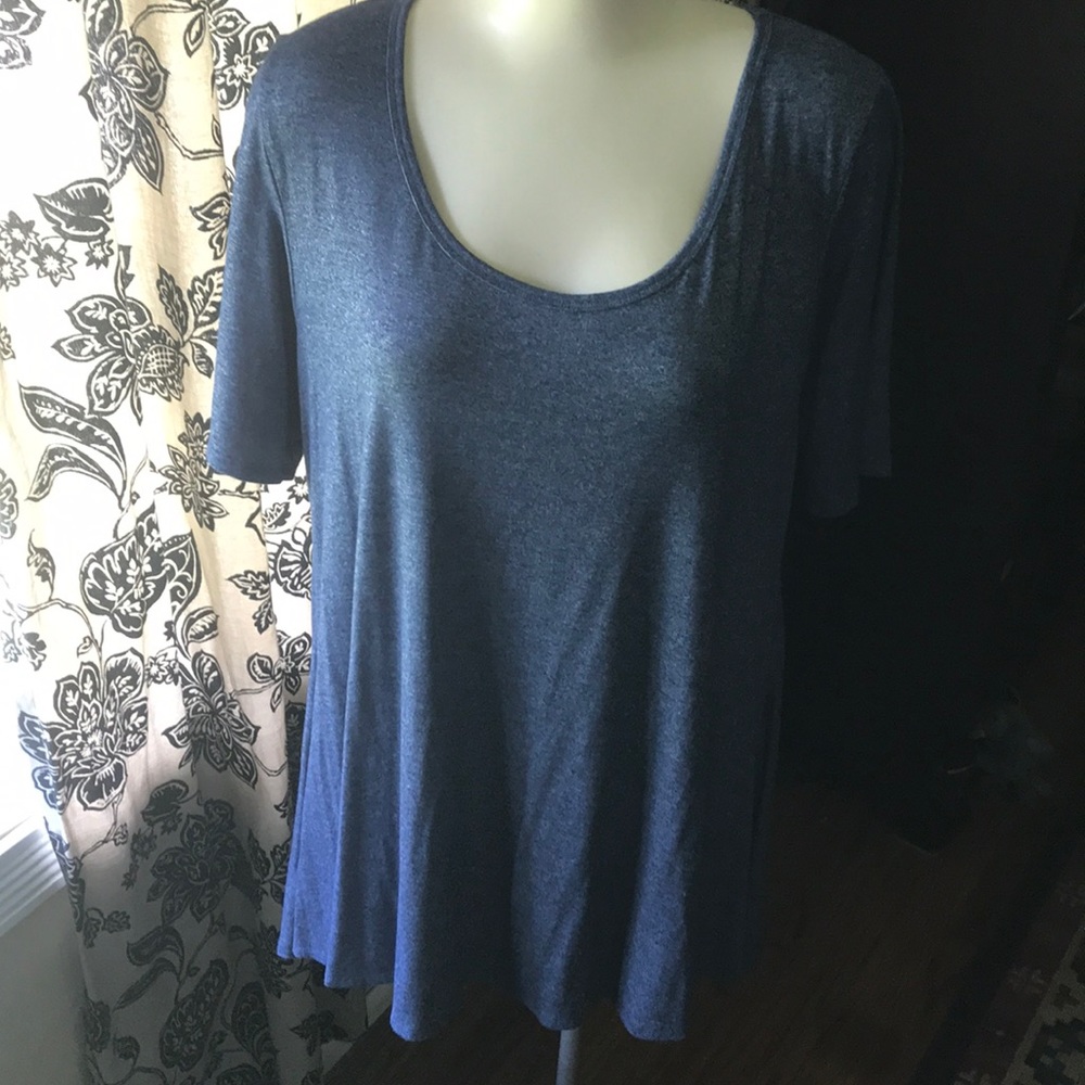 EUC LuLaRoe Perfect Tee